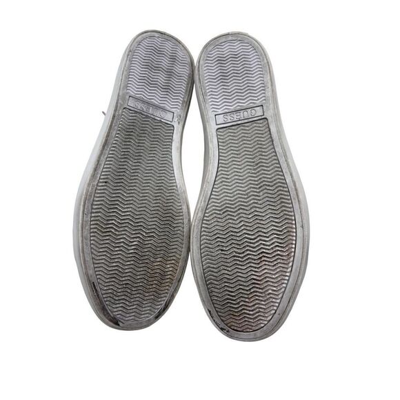 Guess - Picture 2 of 10